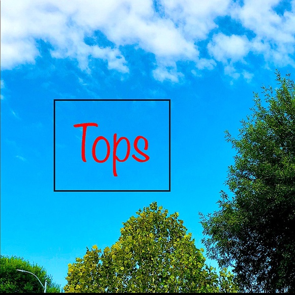 Tops 👚 - Picture 2 of 2